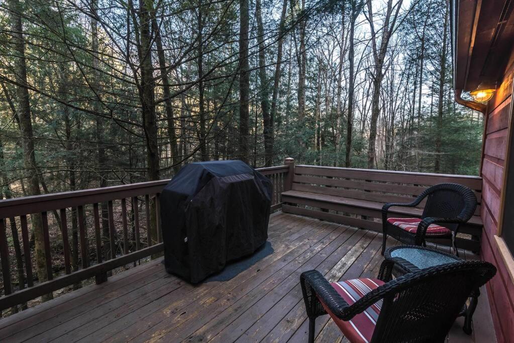 Private Creekside Cabin+Hot Tub,Pool Table, & Pets 엘리제이 외부 사진