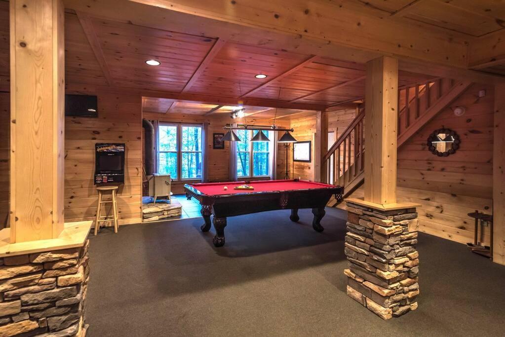 Private Creekside Cabin+Hot Tub,Pool Table, & Pets 엘리제이 외부 사진