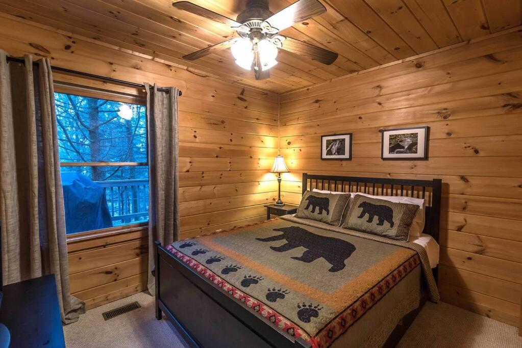 Private Creekside Cabin+Hot Tub,Pool Table, & Pets 엘리제이 외부 사진