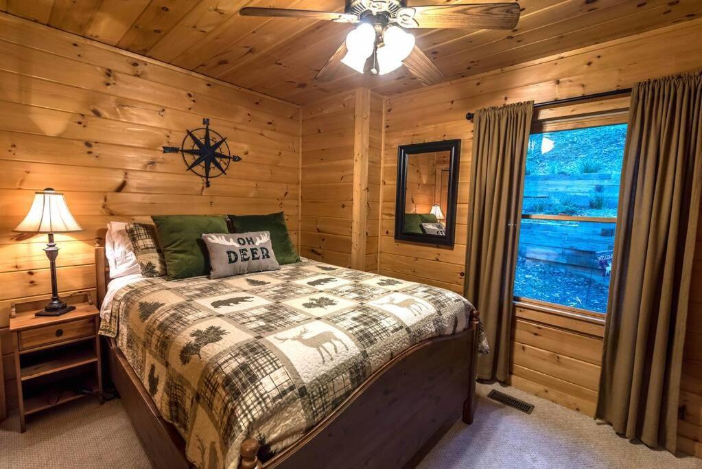 Private Creekside Cabin+Hot Tub,Pool Table, & Pets 엘리제이 외부 사진