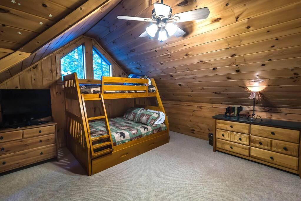 Private Creekside Cabin+Hot Tub,Pool Table, & Pets 엘리제이 외부 사진