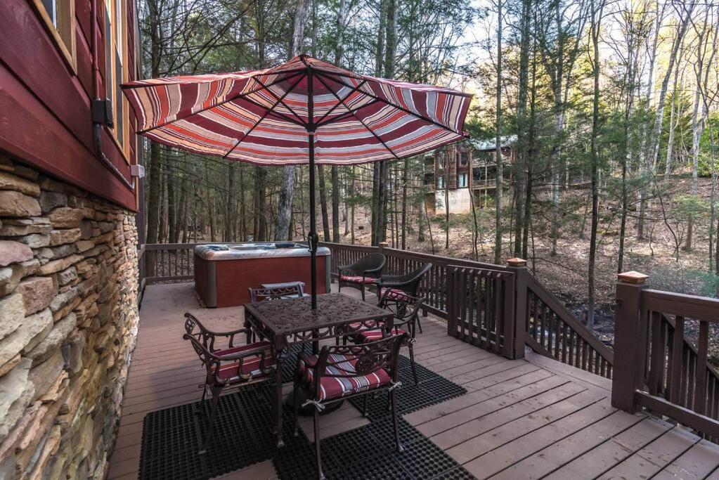 Private Creekside Cabin+Hot Tub,Pool Table, & Pets 엘리제이 외부 사진