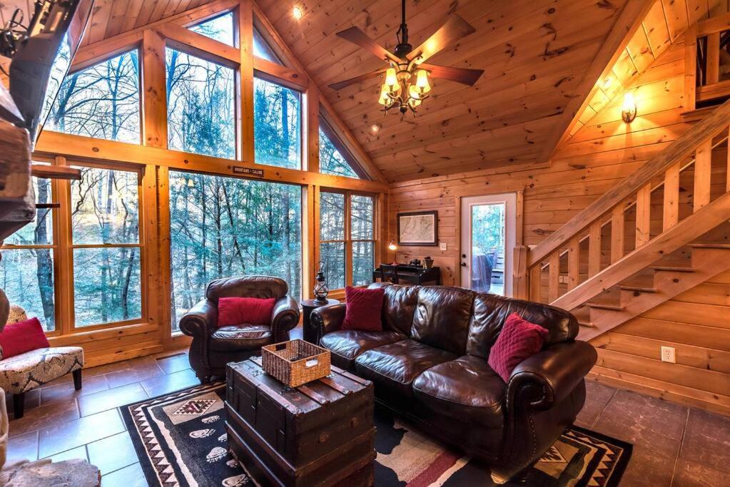 Private Creekside Cabin+Hot Tub,Pool Table, & Pets 엘리제이 외부 사진